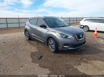  Salvage Nissan Kicks