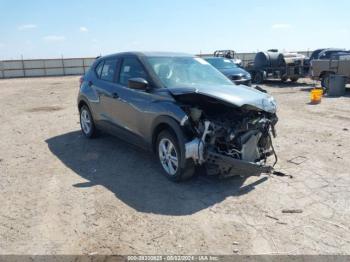  Salvage Nissan Kicks