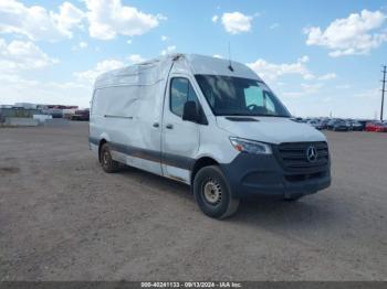  Salvage Mercedes-Benz Sprinter 2500