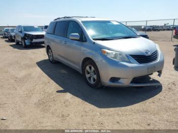  Salvage Toyota Sienna