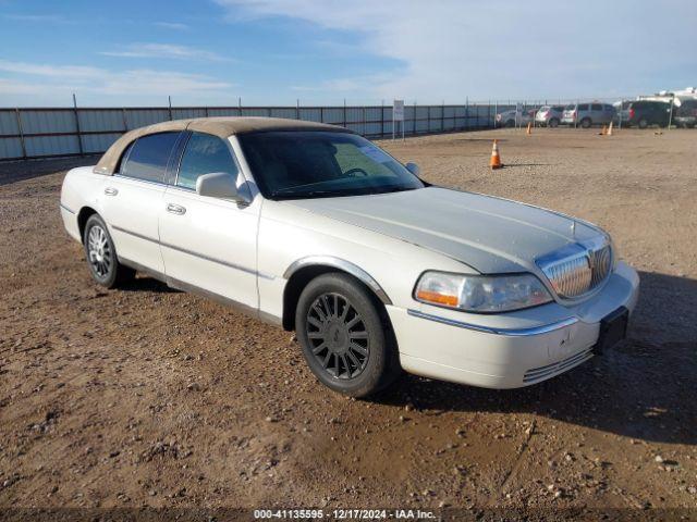  Salvage Lincoln Towncar