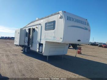  Salvage Hitchhiker 5th Wheel