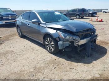  Salvage Nissan Altima