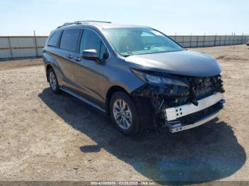  Salvage Toyota Sienna
