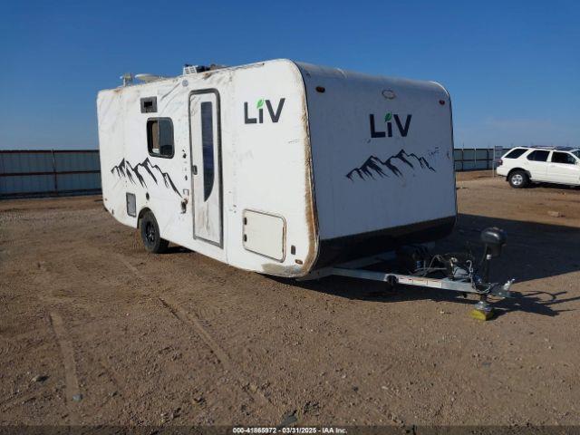  Salvage Livin Lite Bumper Pull 20 