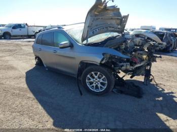  Salvage Jeep Cherokee