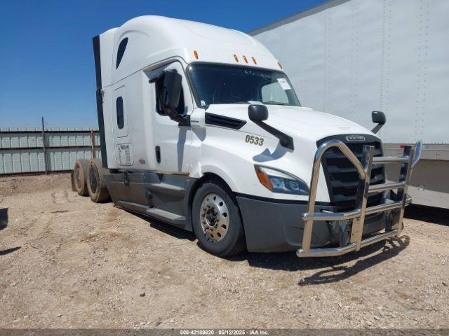  Salvage Freightliner New Cascadia 126