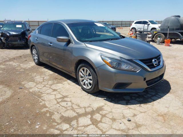  Salvage Nissan Altima