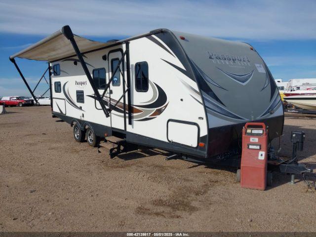  Salvage Keystone Ultra Lite 30  Travel Tra