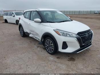  Salvage Nissan Kicks