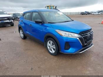  Salvage Nissan Kicks