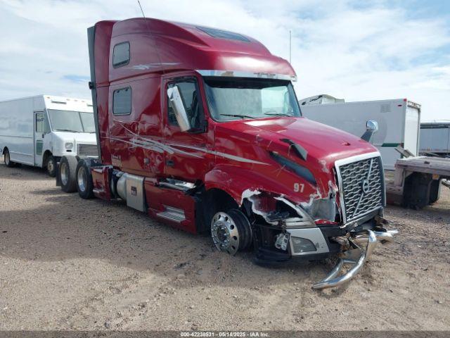  Salvage Volvo Vnl