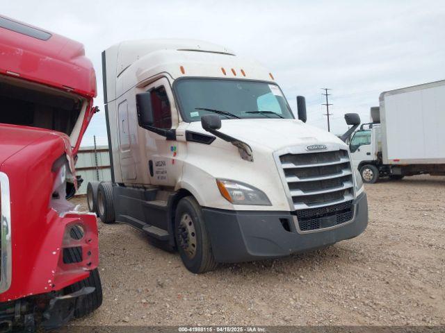  Salvage Freightliner New Cascadia 116