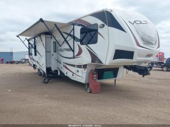  Salvage Dutchmen Voltage 39  5th Wheel