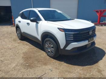  Salvage Nissan Kicks