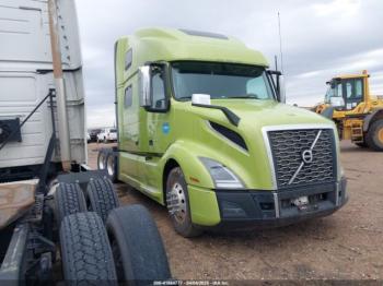  Salvage Volvo Vnl