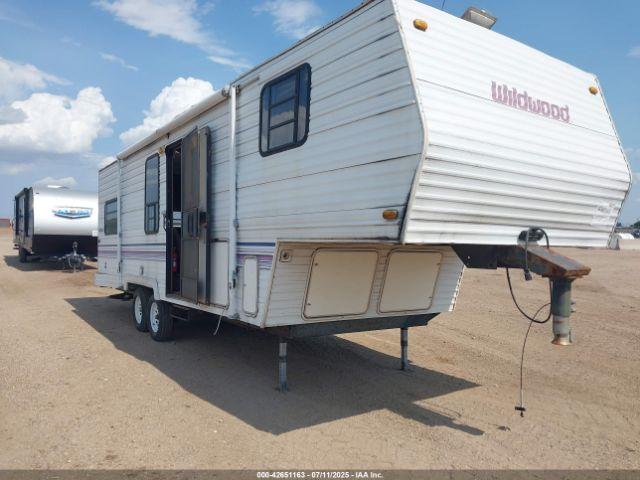  Salvage Wildwood 24  5th Wheel