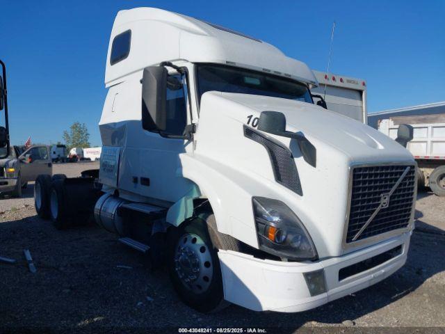  Salvage Volvo Vnl