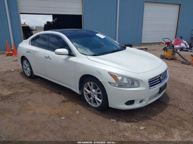  Salvage Nissan Maxima