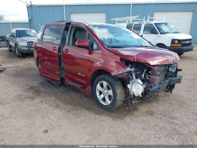  Salvage Toyota Sienna