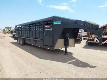  Salvage Hughes Livestock 27  Gooseneck T