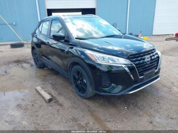  Salvage Nissan Kicks