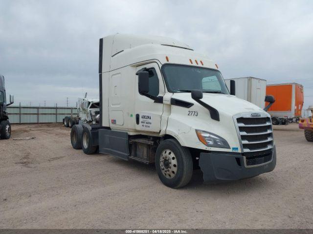  Salvage Freightliner New Cascadia 116