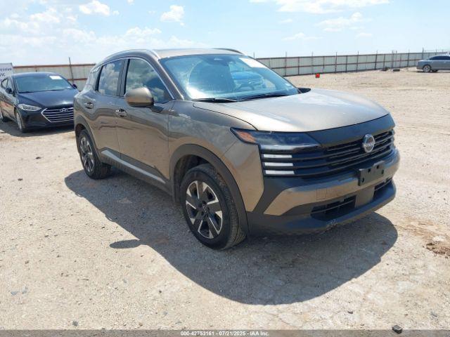  Salvage Nissan Kicks