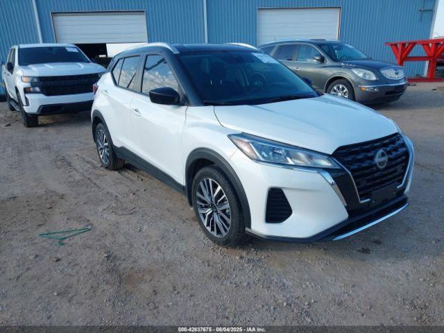  Salvage Nissan Kicks