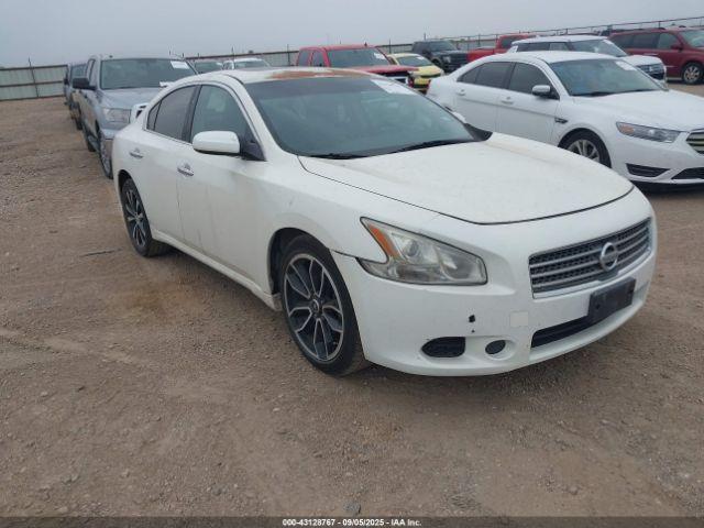  Salvage Nissan Maxima