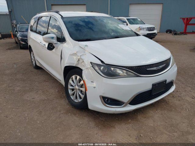  Salvage Chrysler Pacifica