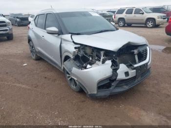  Salvage Nissan Kicks