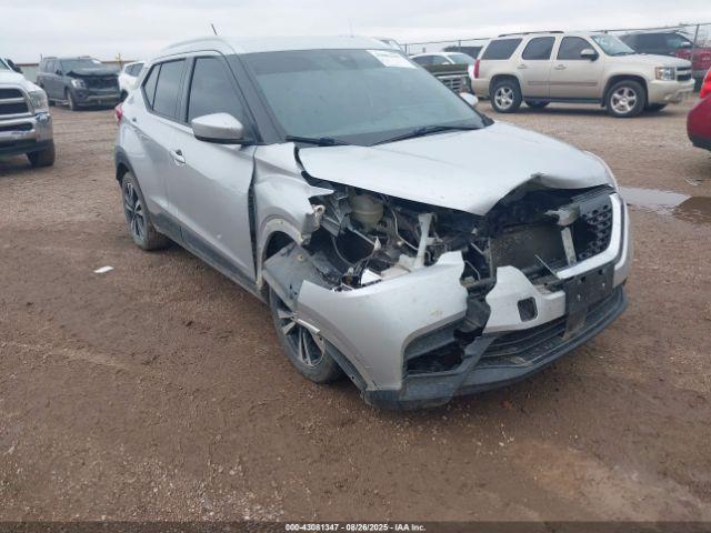  Salvage Nissan Kicks