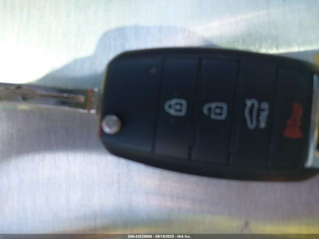 Kia Optima Lx Image 12