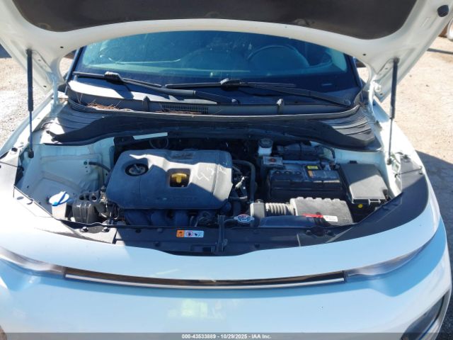 Kia Soul X-line Image 8