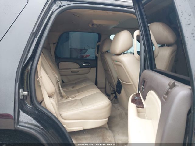 GMC Yukon Denali Image 10