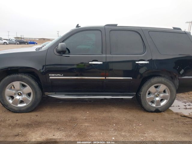 GMC Yukon Denali Image 4