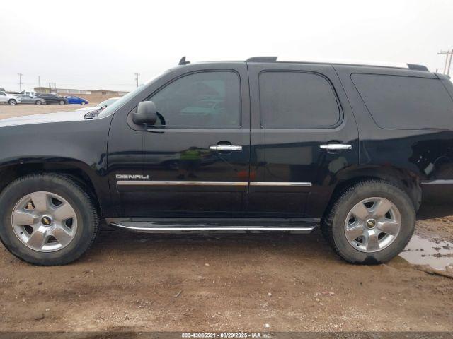 GMC Yukon Denali Image 4