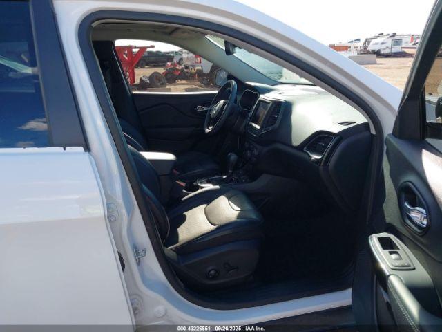 Jeep Cherokee Altitude Lux 4x4 Image 4