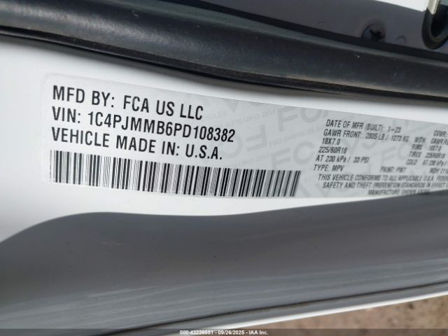 Jeep Cherokee Altitude Lux 4x4 Image 12