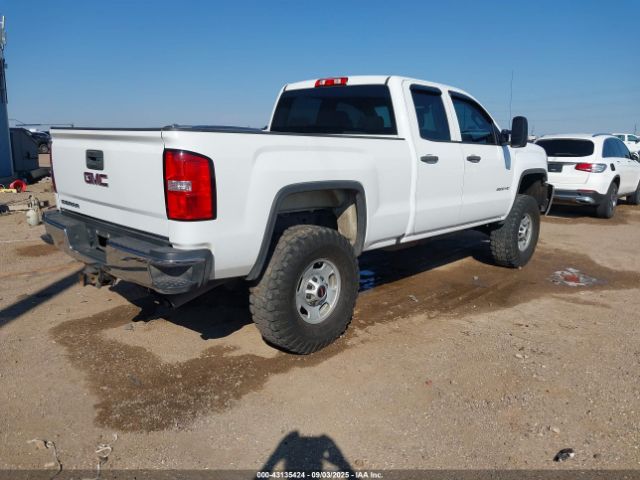 GMC Sierra 2500 Image 3