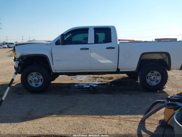 GMC Sierra 2500 Image 13