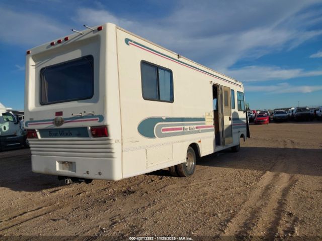 Chevrolet P30 Image 9