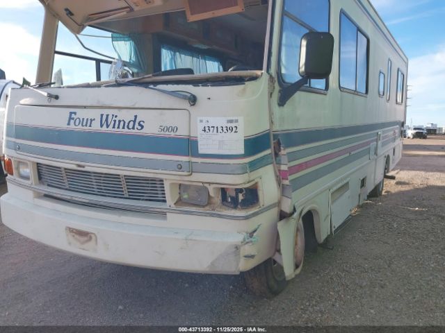 Chevrolet P30 Image 10