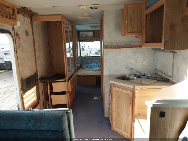 Chevrolet P30 Image 2