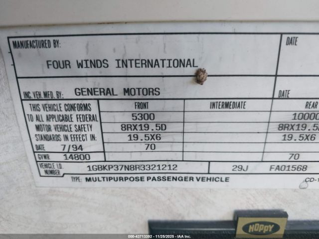 Chevrolet P30 Image 11