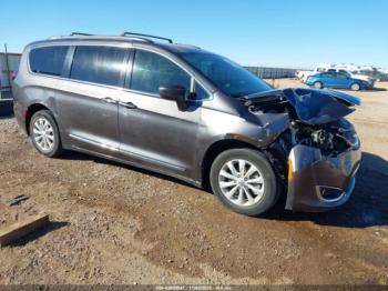  Salvage Chrysler Pacifica