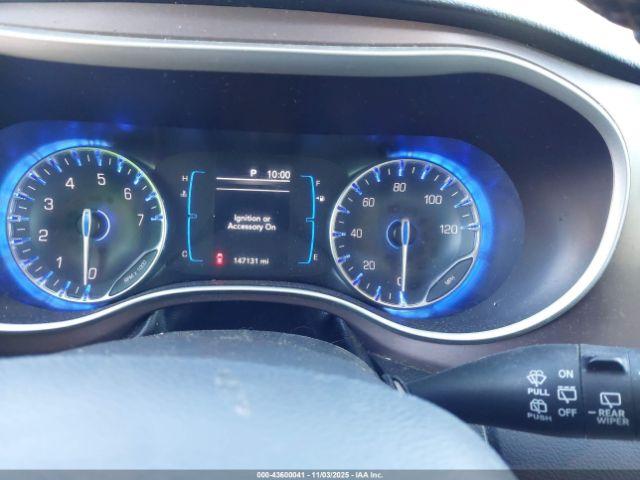 Chrysler Pacifica Touring-l Image 7