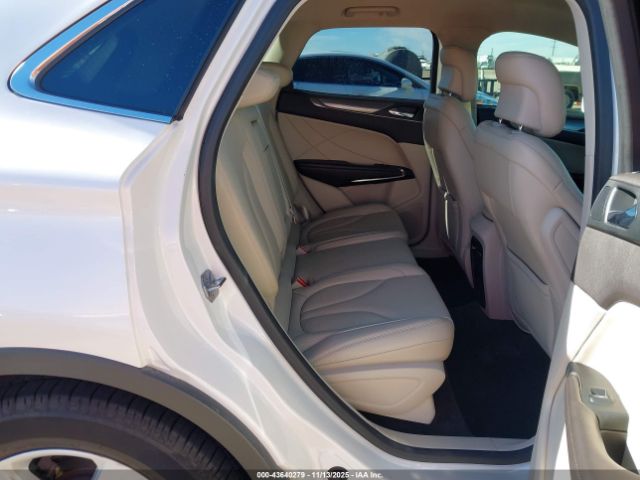 Lincoln MKC Premiere Image 13