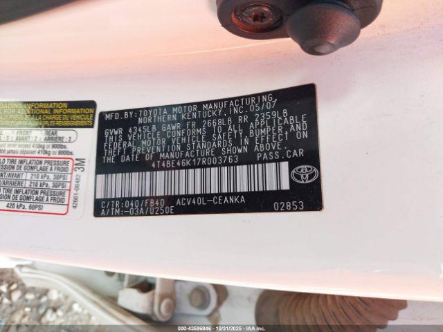 Toyota Camry Le Image 4